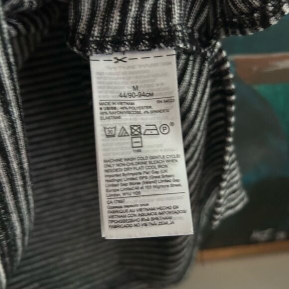 Banana Republic Gray and White Striped Top M - Picture 4 of 12